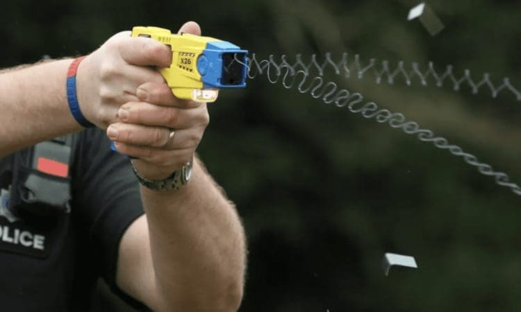 British Transport Police to arm volunteer officers with Tasers