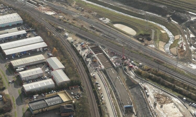 UK engineering first as 11,000 tonne tunnel is installed