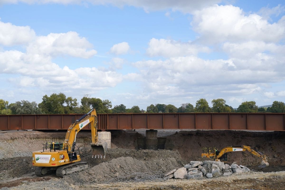 Unions call for emergency summit to discuss HS2