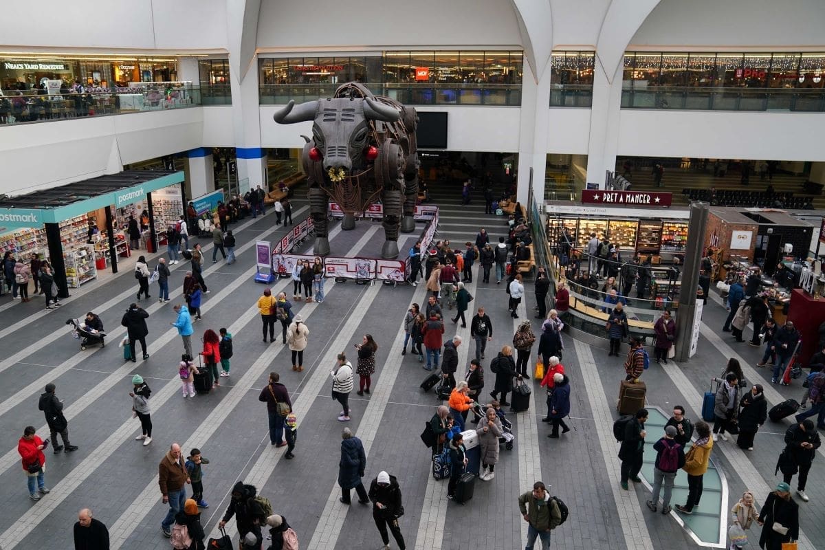 Pay-as-you-go ticketing to be trialled at 90 more railway stations