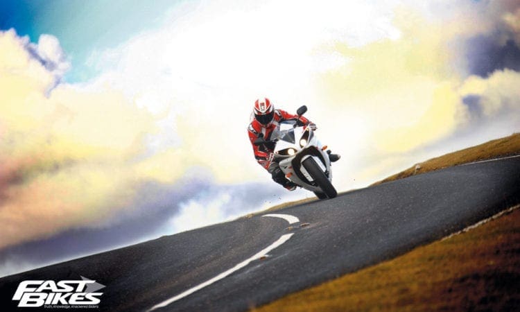 2010 Yamaha YZF-R1 Wallpaper