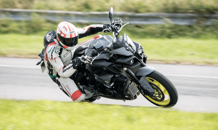 Watch – 2016 Yamaha MT-10 Longtermer – Video Catchup!