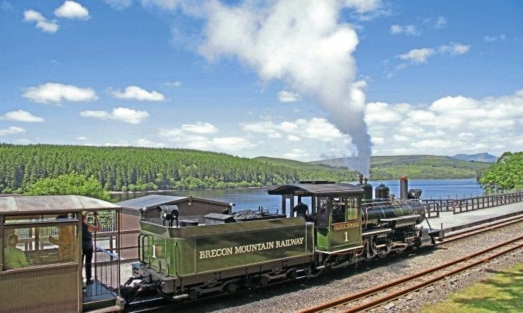 Brecon Mountain passenger services for Santa Teresa