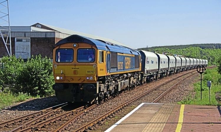 Test run paves way for Heathrow construction railhead