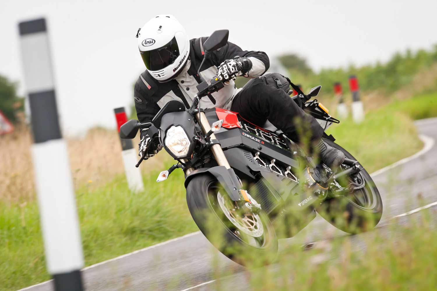 Brammo-Empulse-R-on-road-15