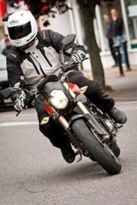 Brammo-Empulse-R-on-road-5