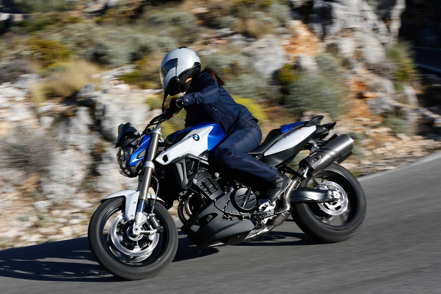 2015-BMW-F800R-008