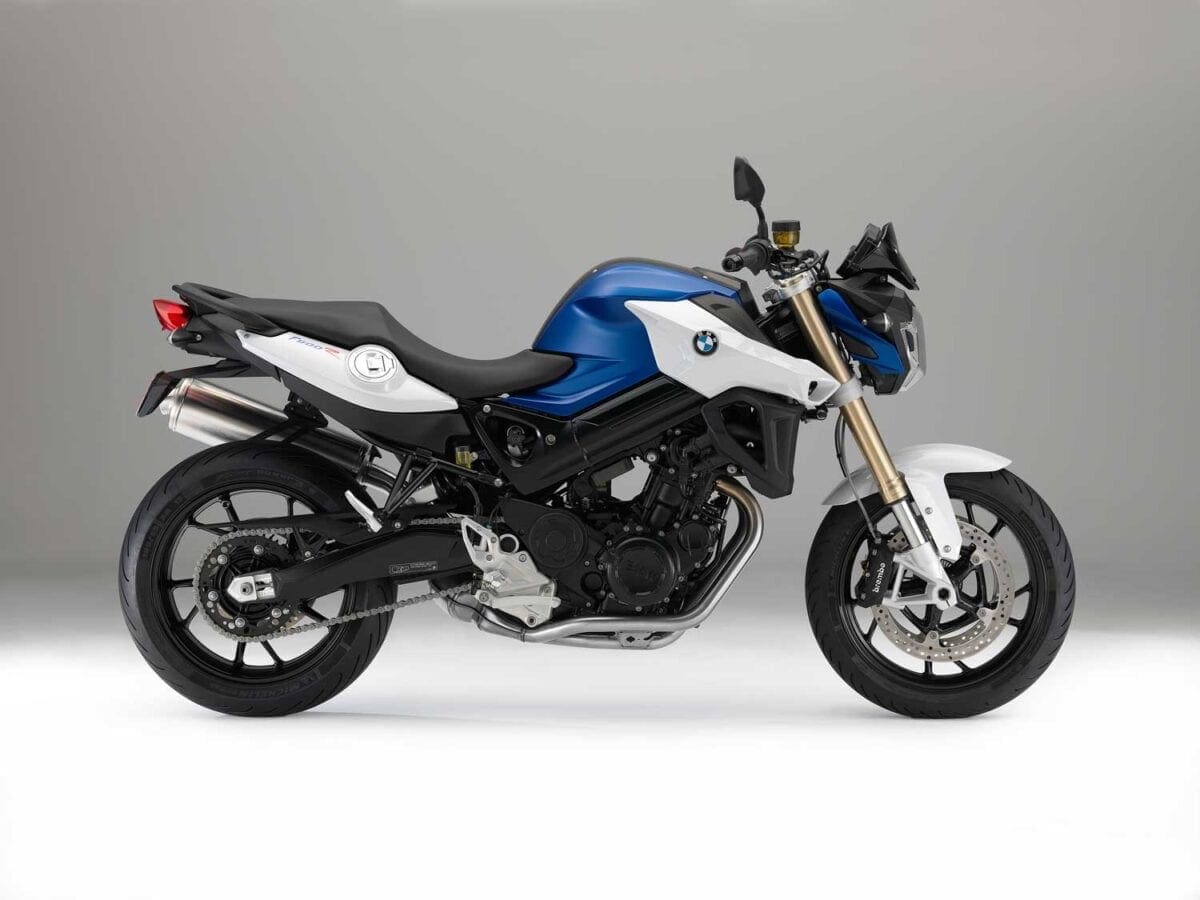 2015-BMW-F800R-072