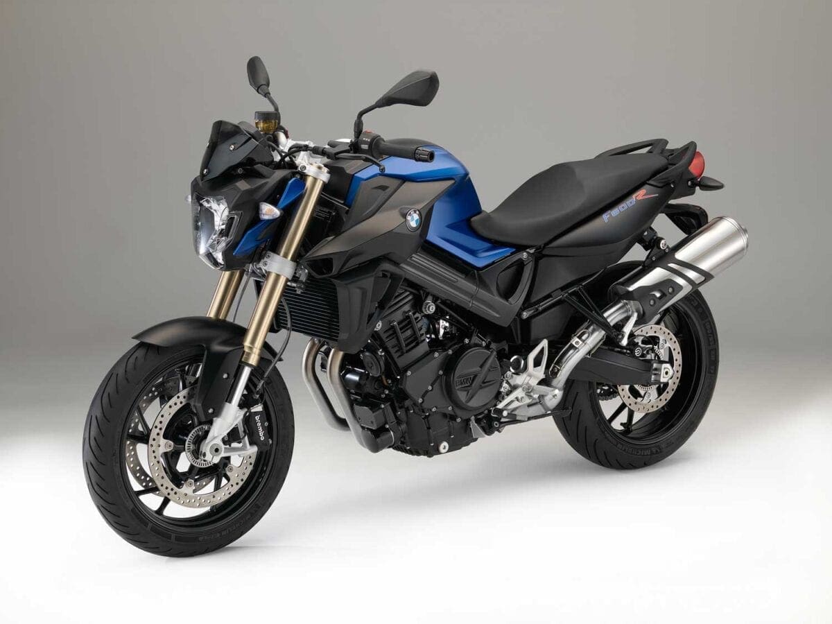 2015-BMW-F800R-082