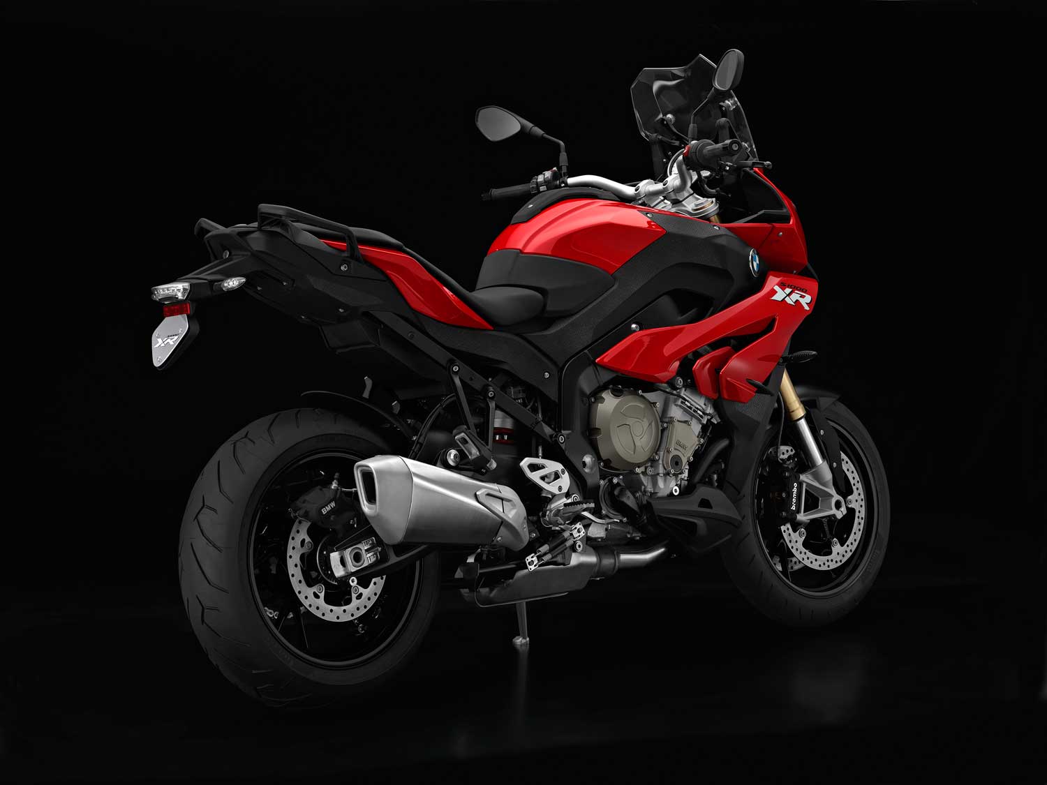 2015-BMW-S1000XR-023