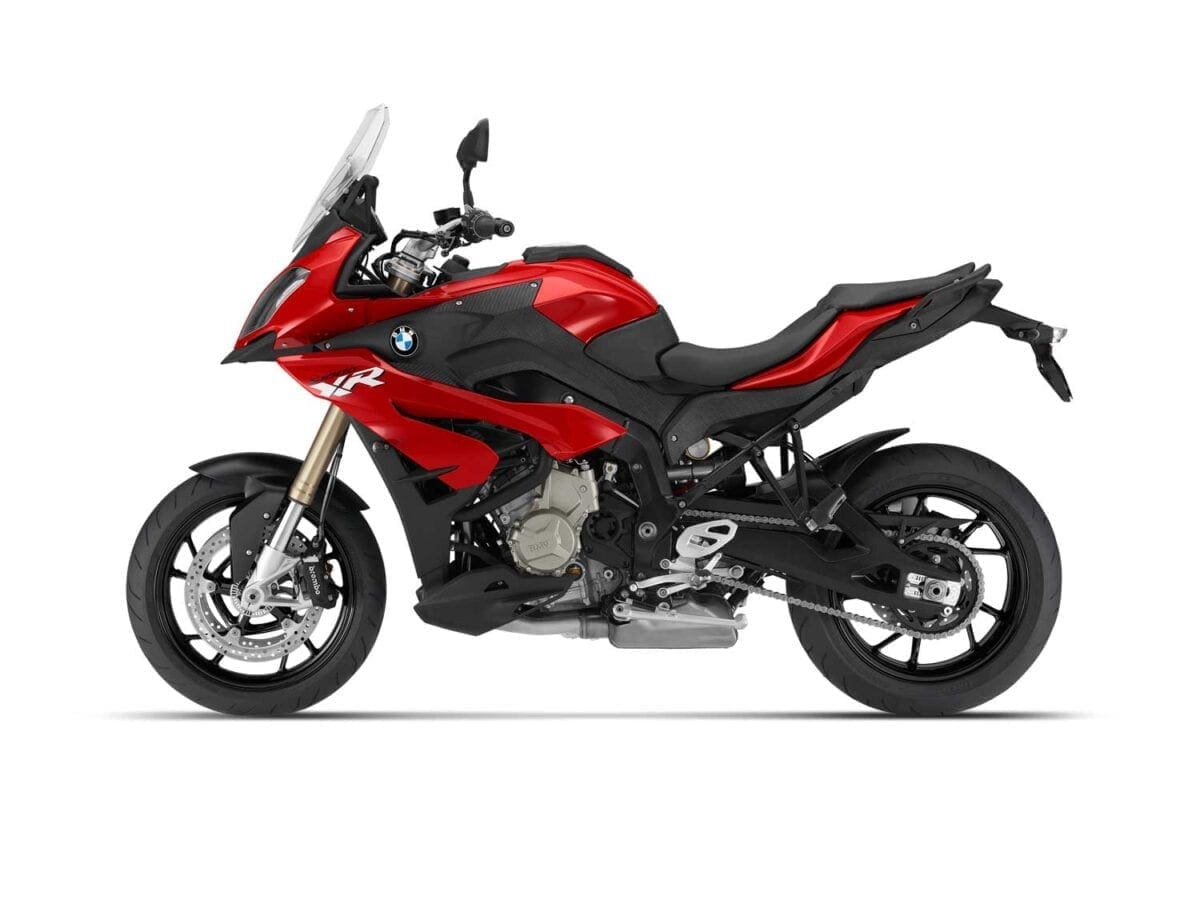 2015-BMW-S1000XR-027