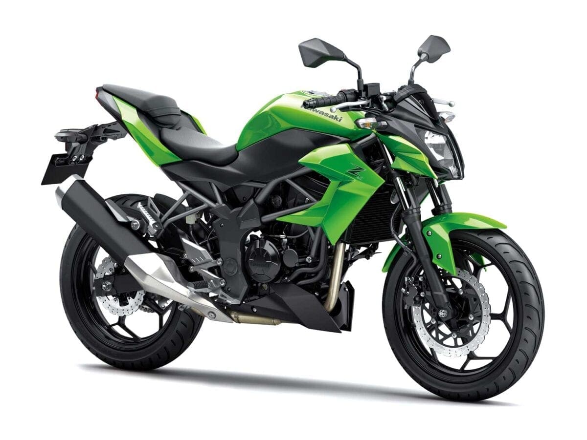 2015-Kawasaki-Z250SL-008