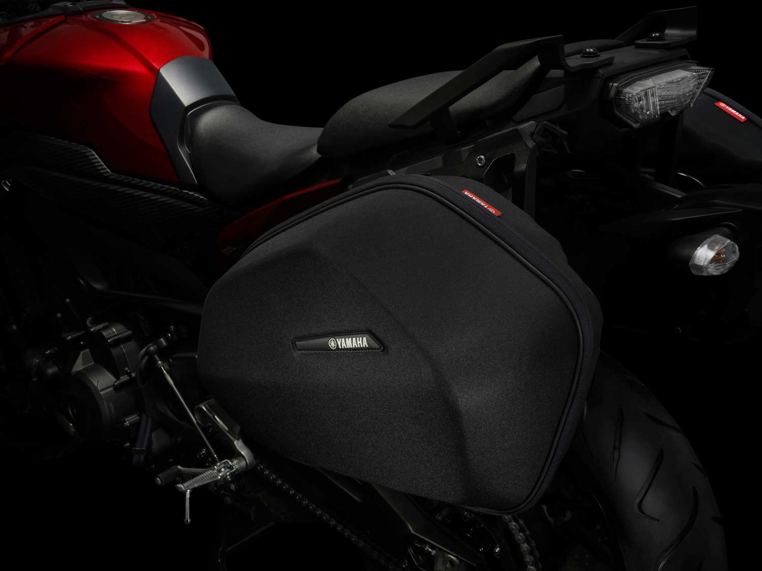 2015-Yamaha-MT-09-Tracer-001