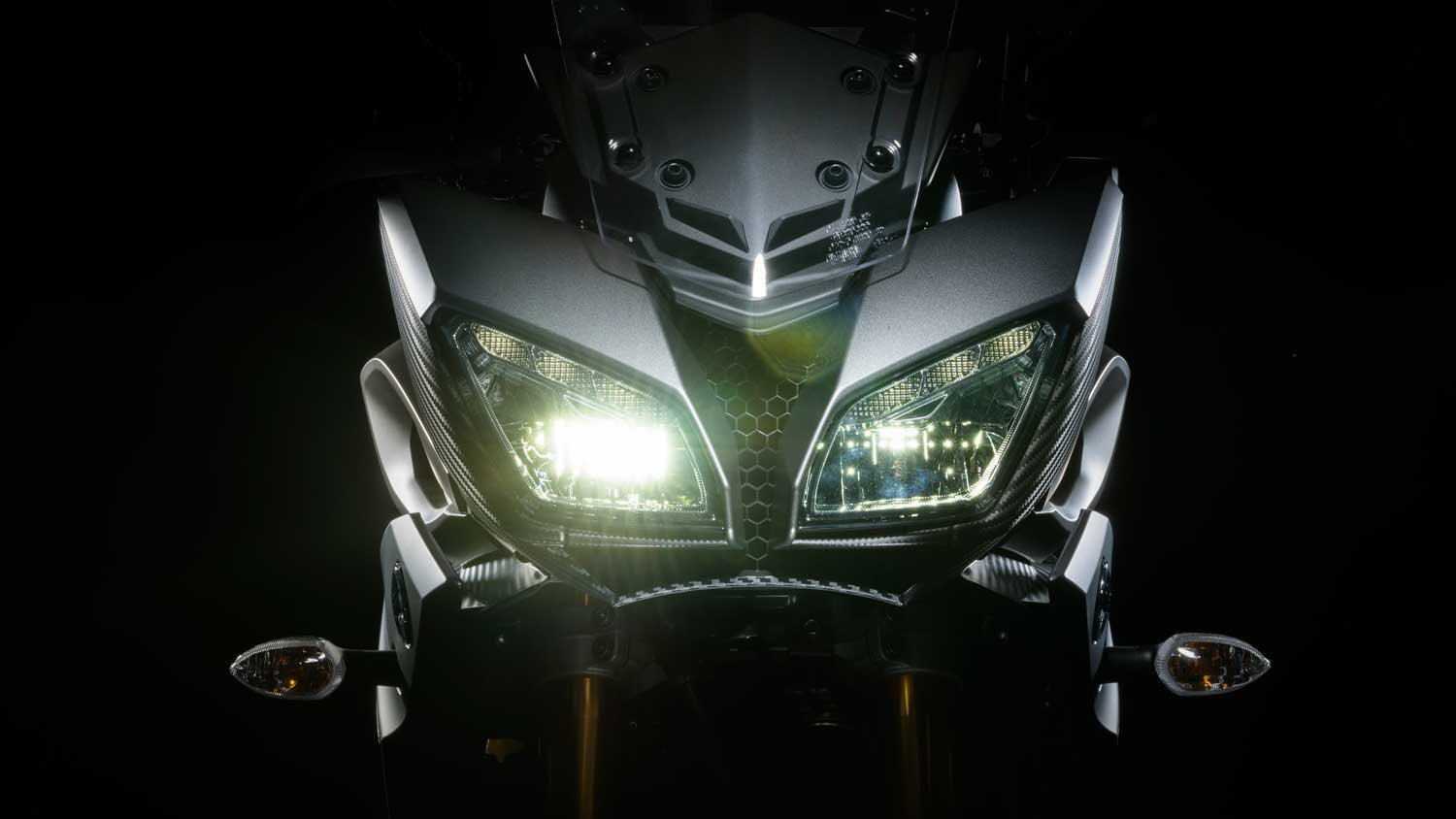 2015-Yamaha-MT-09-Tracer-018