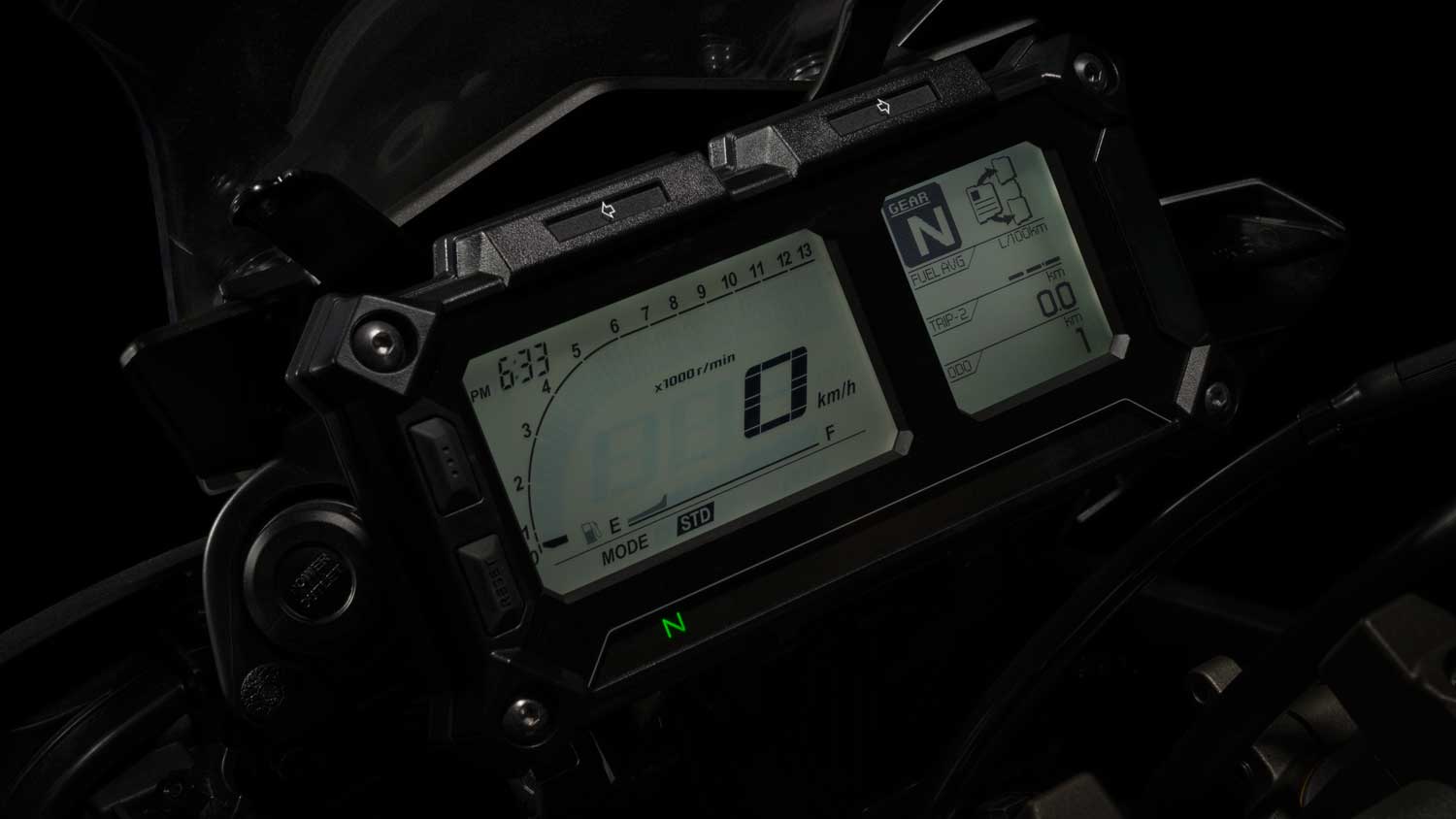 2015-Yamaha-MT-09-Tracer-020