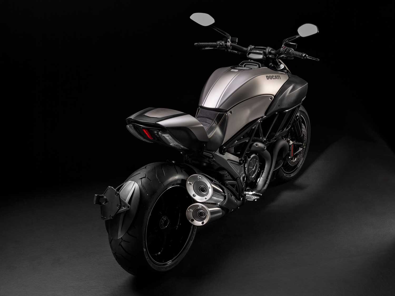 Ducati-Diavel-Titanium-001