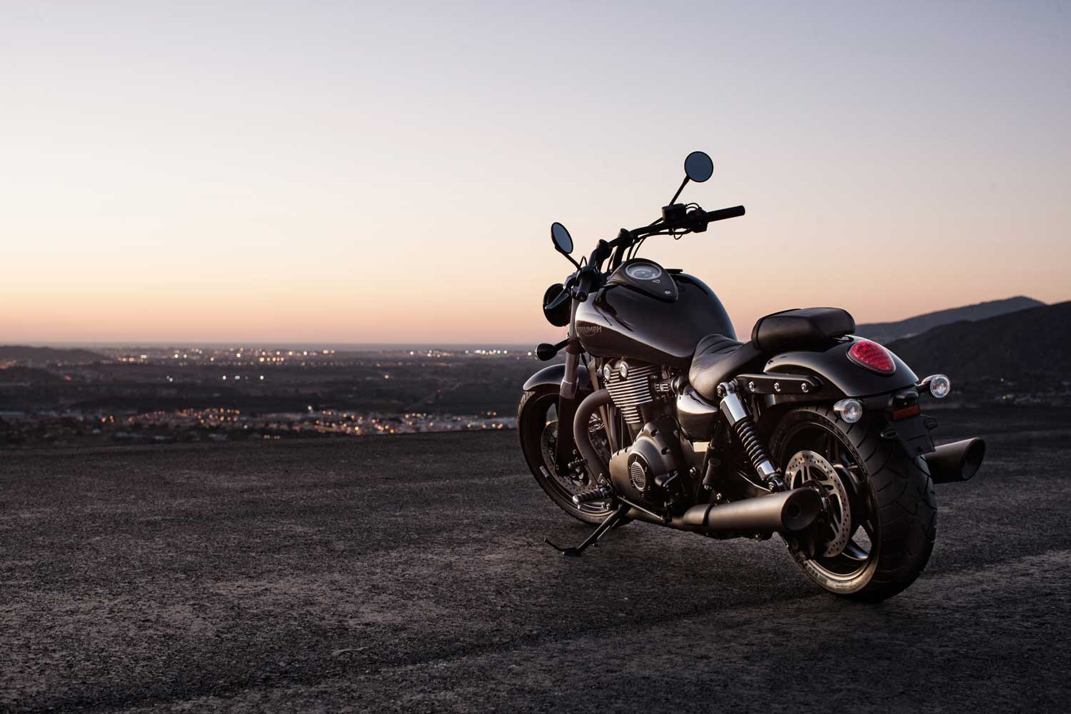 Triumph-Thunderbird-Nightstorm-2