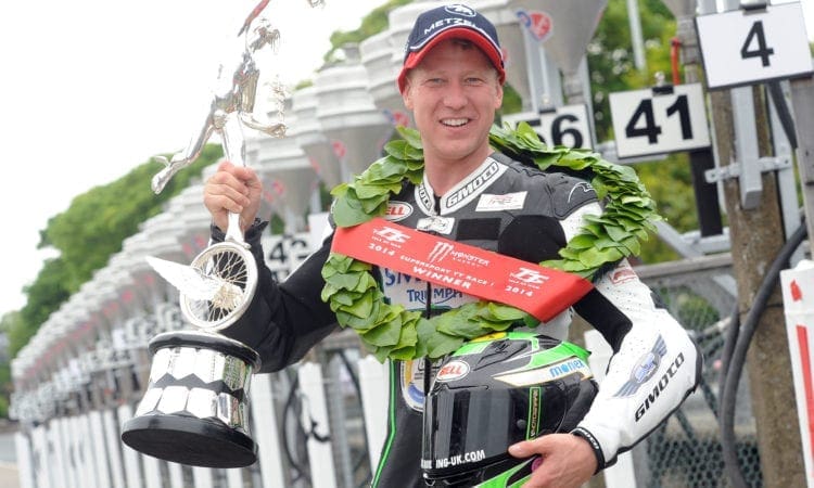 Metzeler TT heroes line up for 2015 event kick-off