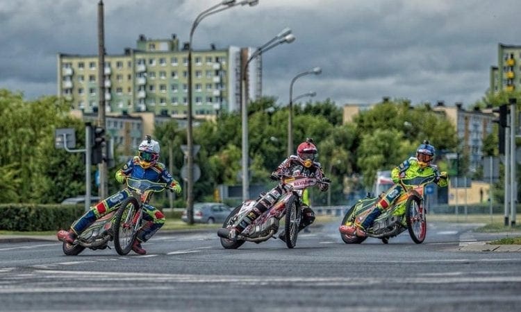 Video: Roundabout speedway in Poland