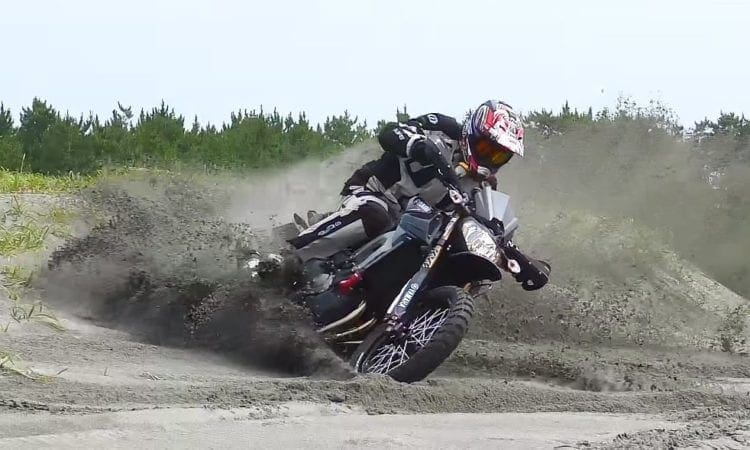 Video: AWESOME Yamaha MT-09 full-on Adventure bike being spanked!
