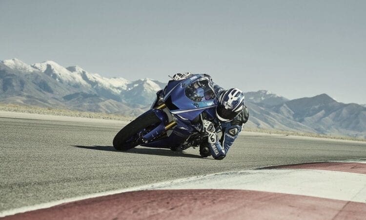 Early pics of 2017 Yamaha R6 arrive!