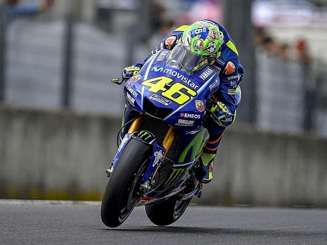 Rossi gives his Mugello helmet to the Hayden family