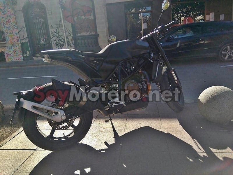 CAUGHT: Here’s the 2018 Husqvarna Vitpilen snapped out in final road miles!