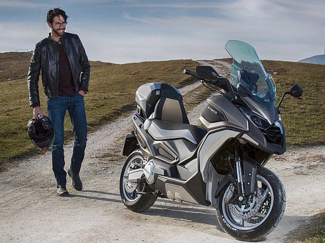 KYMCO C Series Concept CV2 / CV3: doing a Yamaha (NIKEN) and a Honda (X-ADV) kind of
