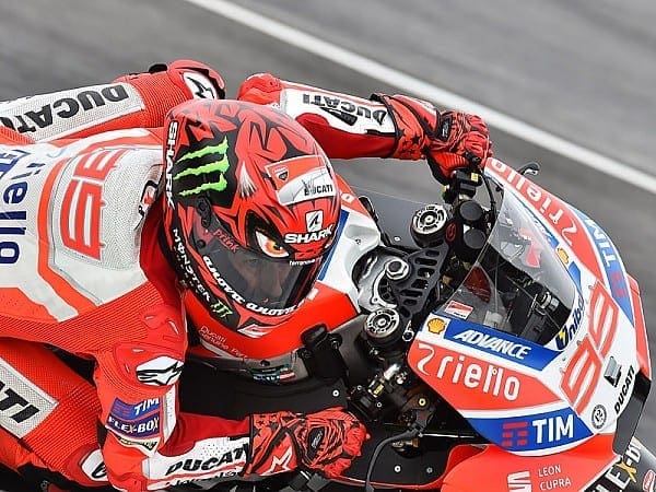 VIDEO: SHARK launches Jorge Lorenzo Austrian GP Race-R Pro Replica