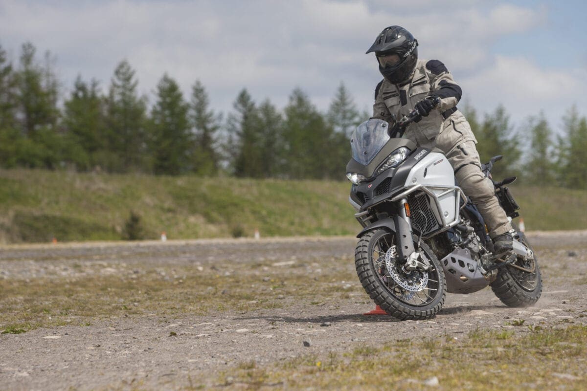 PRODUCTS: Shark Explore-R Helmet Review