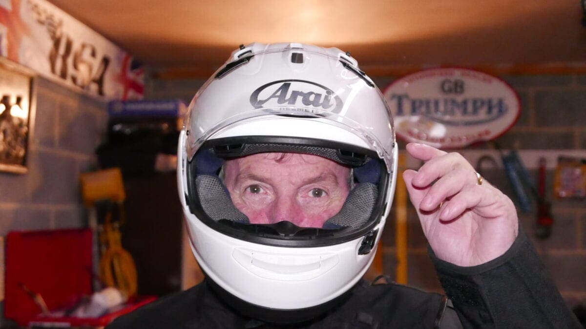 PRODUCT REVIEWS: Arai RX-7V Helmet