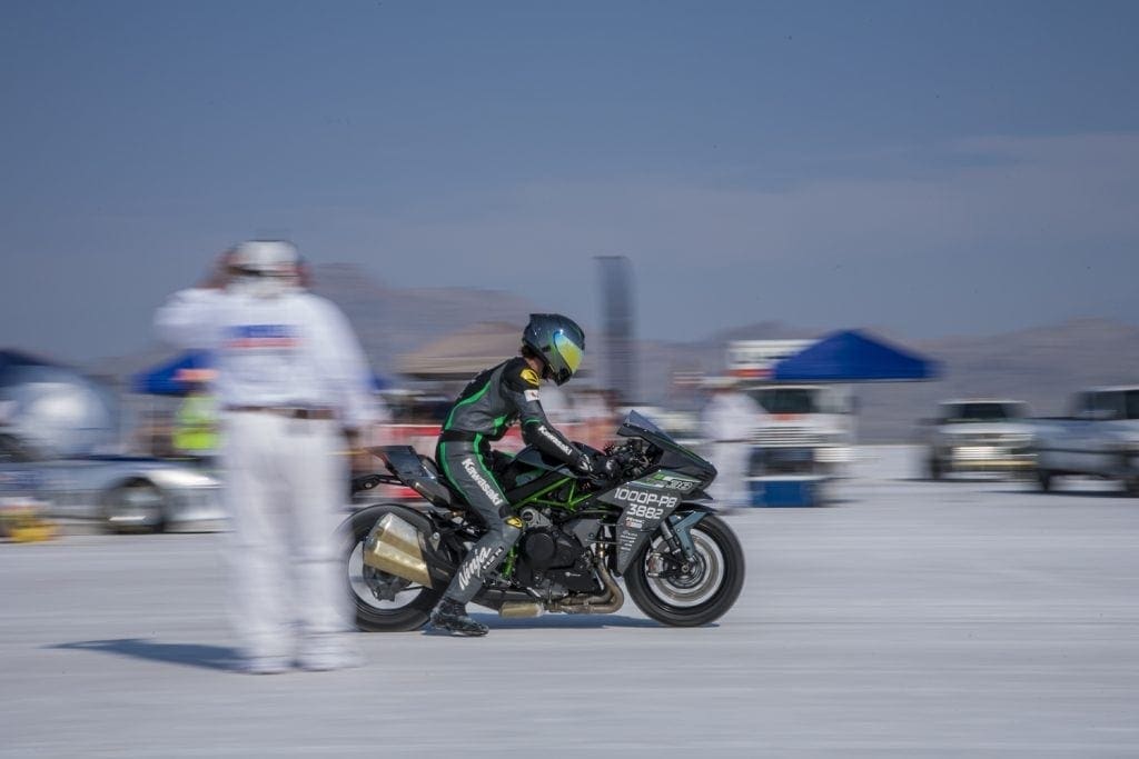 Kawasaki Ninja H2 breaks WORLD RECORD at Bonneville