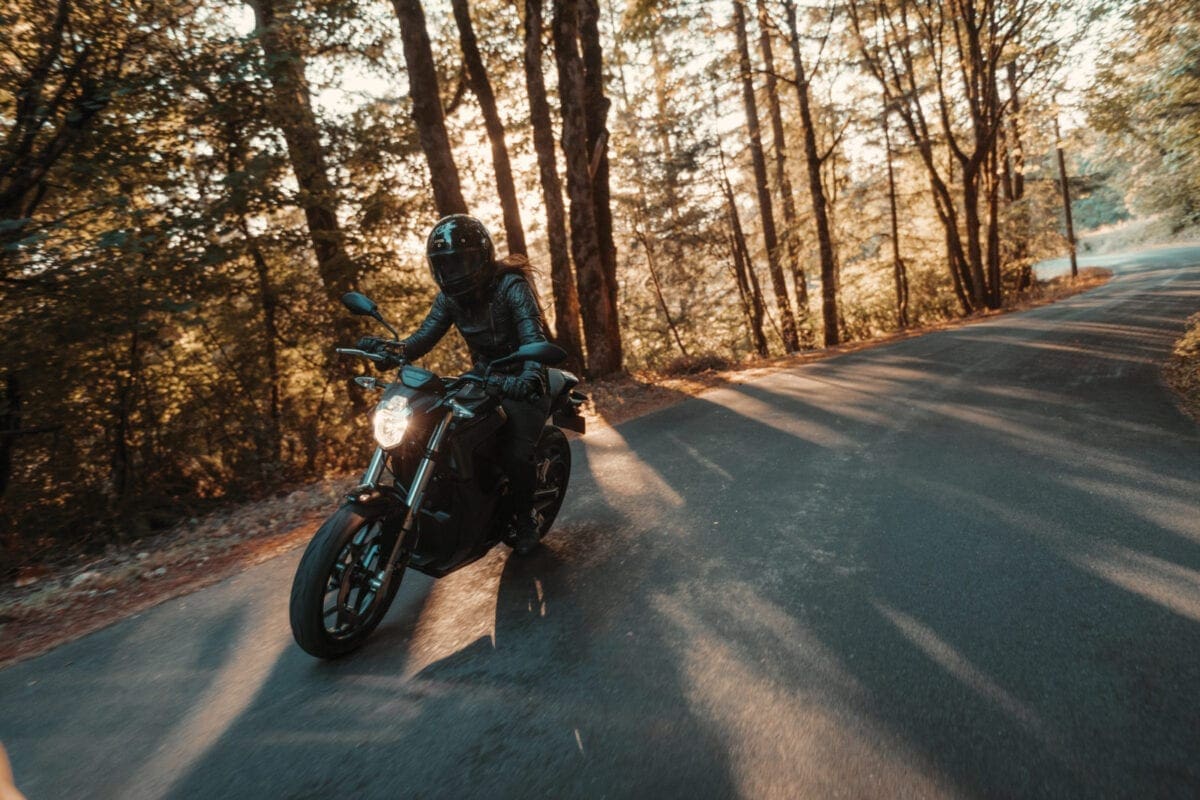 Zero Motorcycles UNVEILS new 2019 model line-up. Updated TECH. New COLOURS.