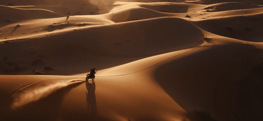VIDEO: RIDING the DUNES on Yamaha’s new Ténéré 700.