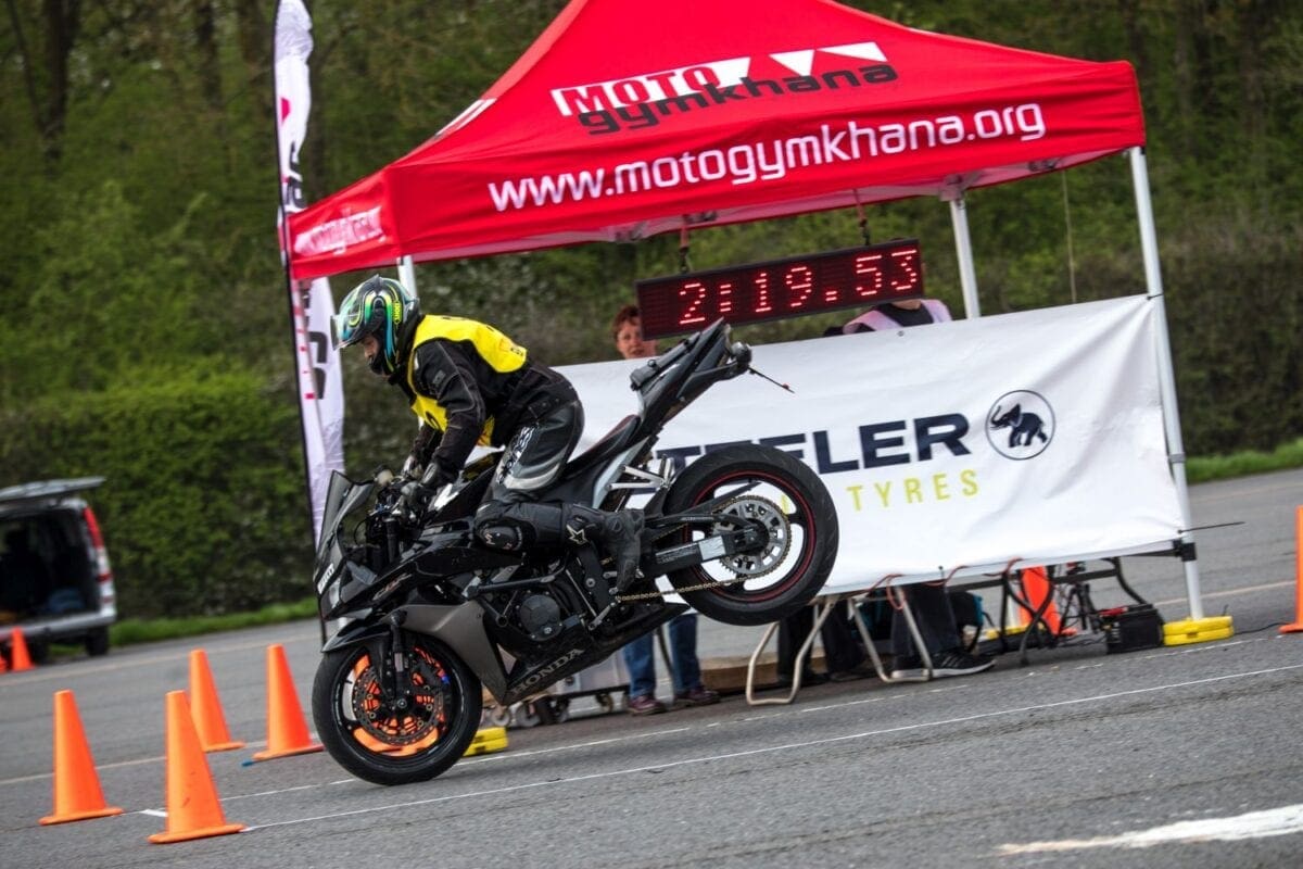 MOREBIKES does MOTO GYMKHANA. Round One at Donington Park.