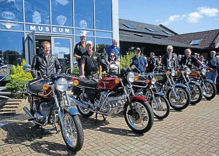 SAMMY WELCOMES JAPANESE RIDING VISITORS