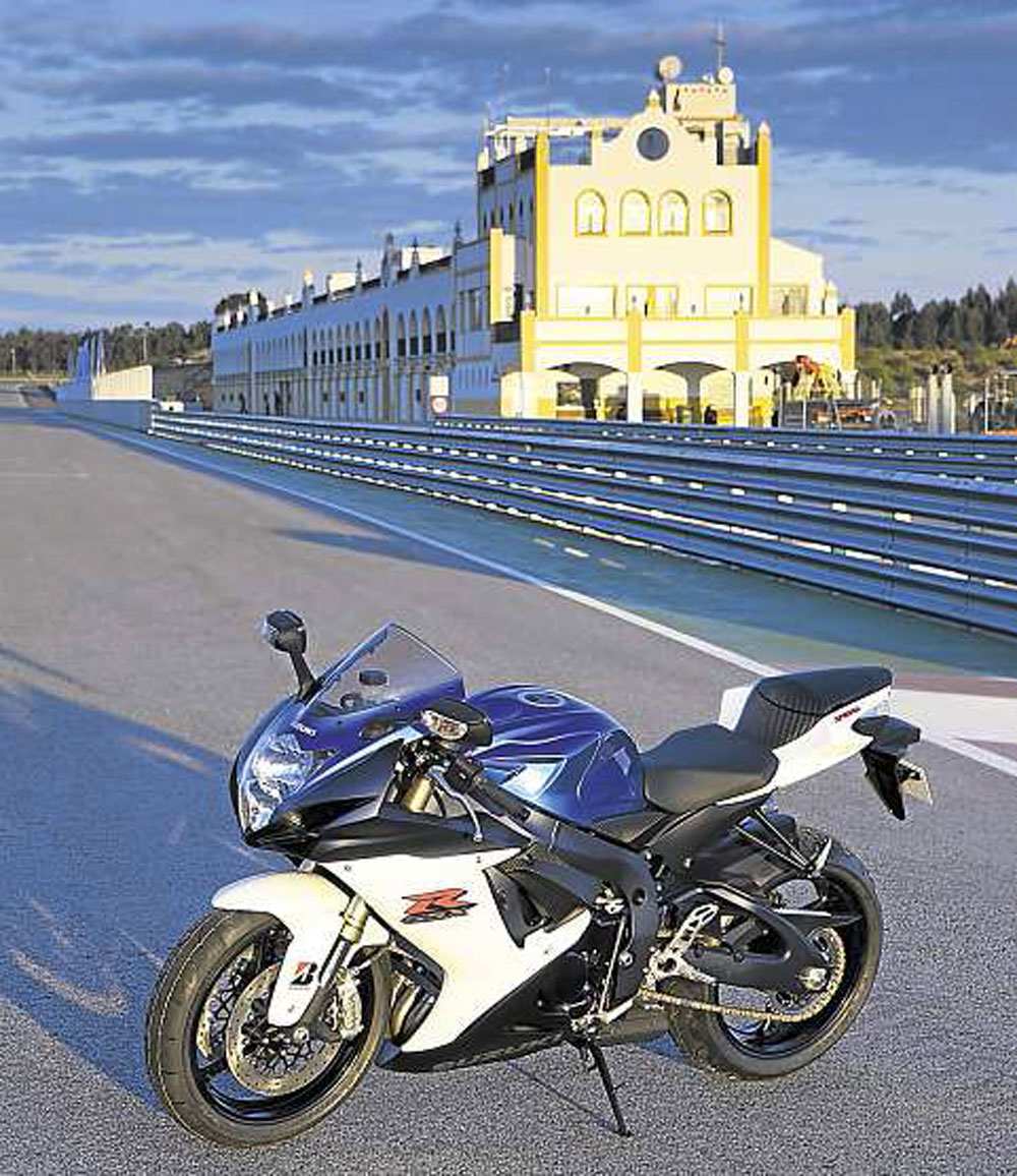 2011 Suzuki GSX-R750 L1 review | MoreBikes