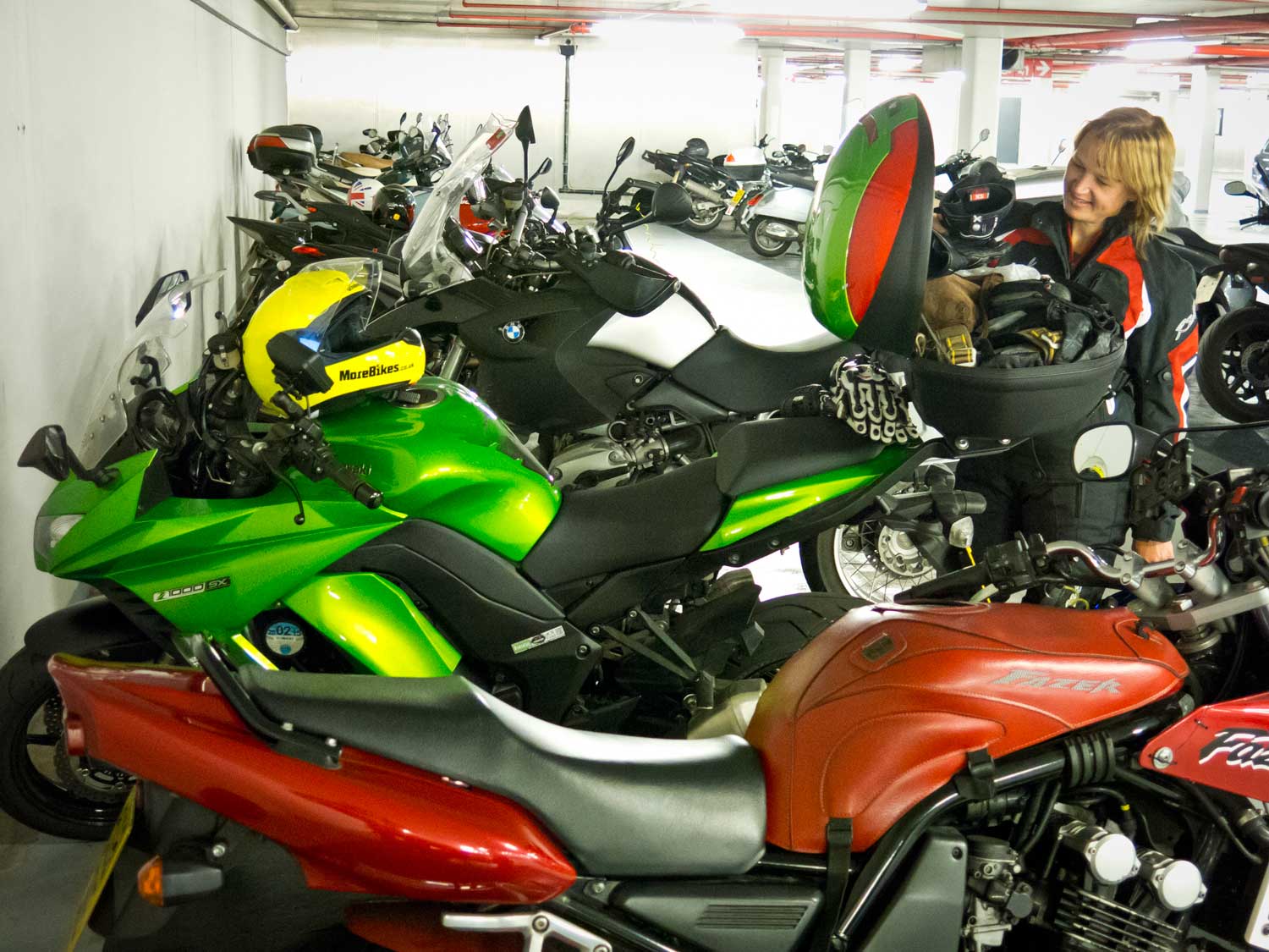 Z1000-unloading-2