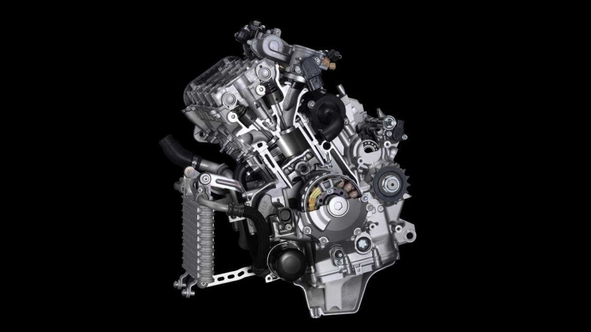 2015-Yamaha-R1-007