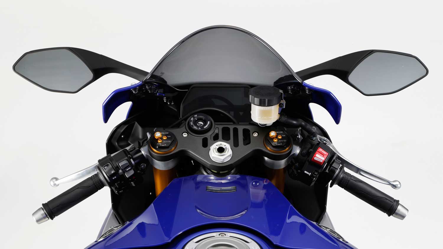 2015-Yamaha-R1-023