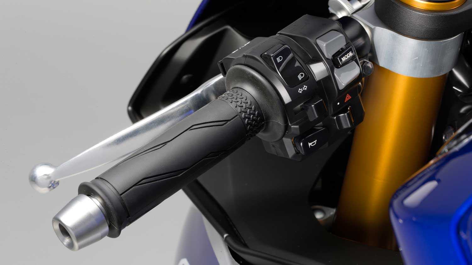 2015-Yamaha-R1-025