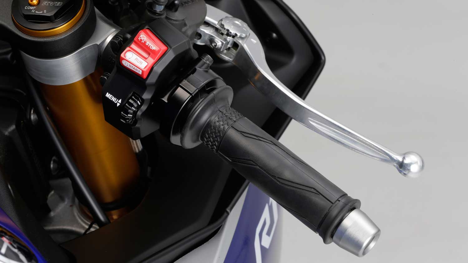 2015-Yamaha-R1-026