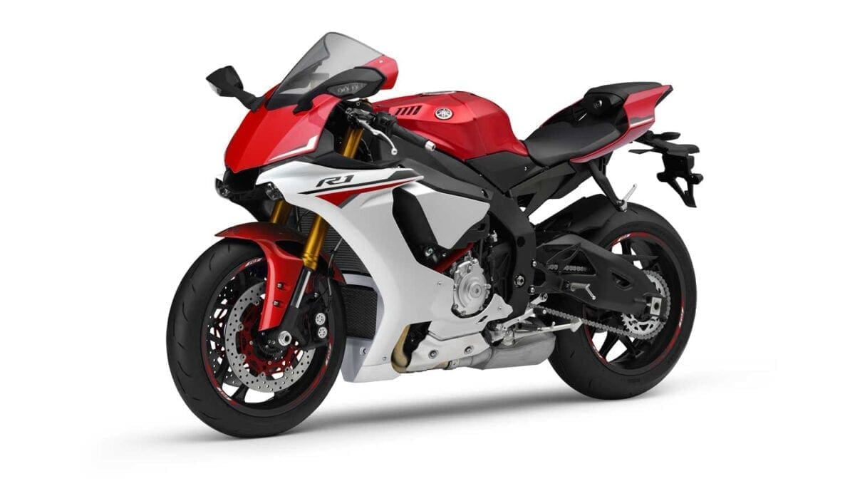 2015-Yamaha-R1-047