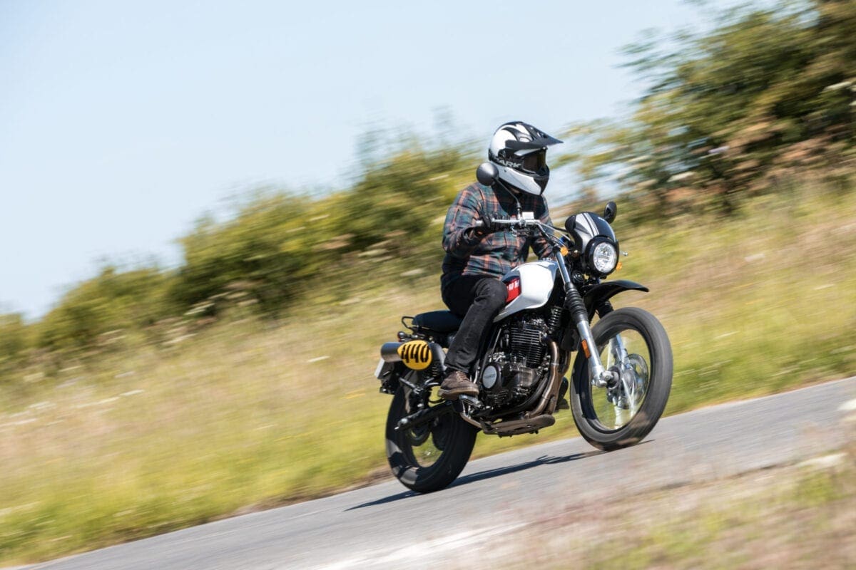 SWM’s NEW importers announce £500 price reduction on its Six Days 440. Click HERE for full TEST.