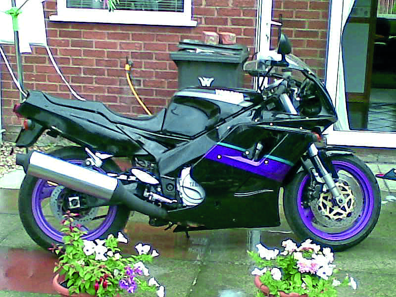 Show Us Yours | Darren's Yamaha FZR1000 EXUP | Classic Bike Hub